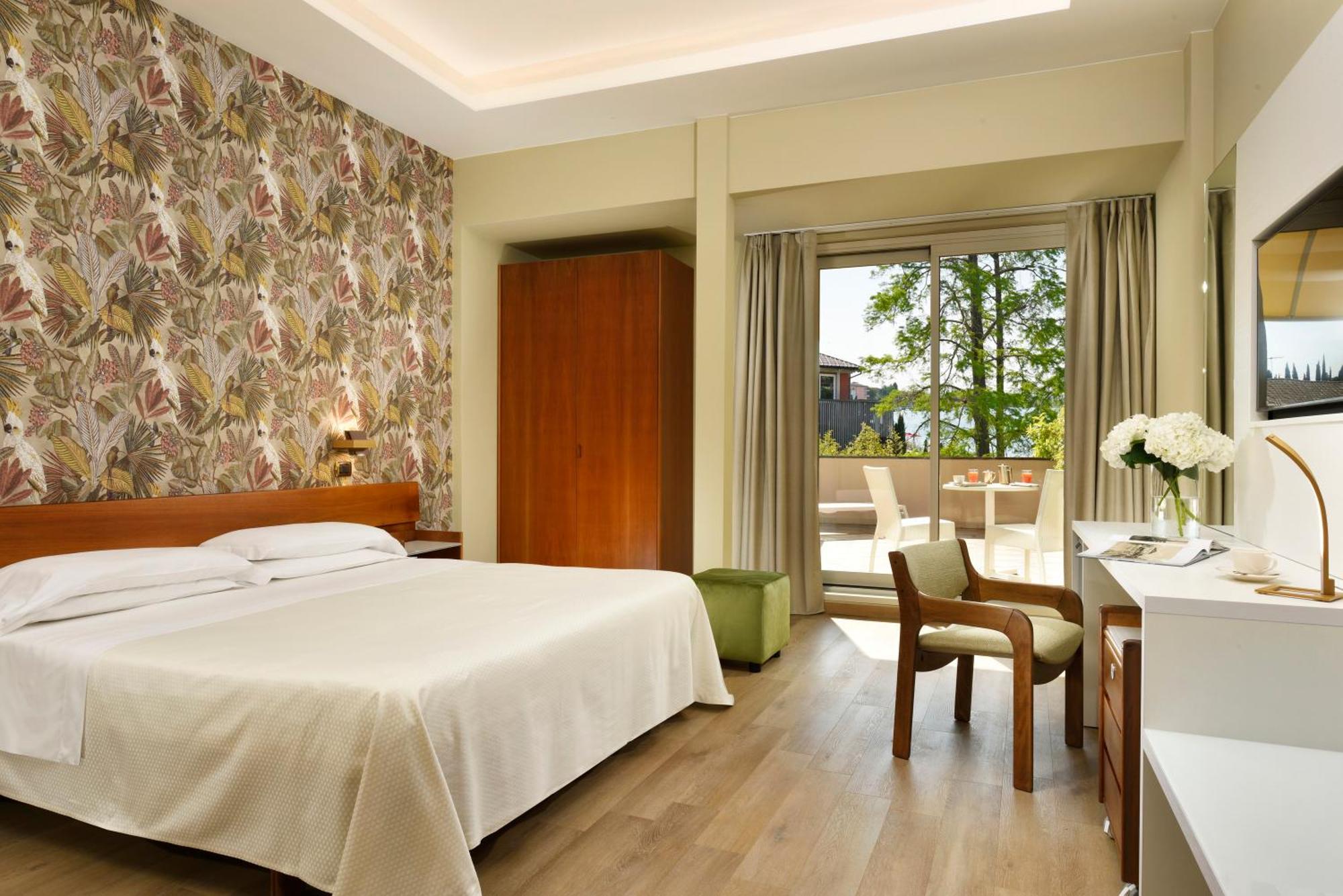 Hotel Continental Wellness & Spa Sirmione Exterior foto